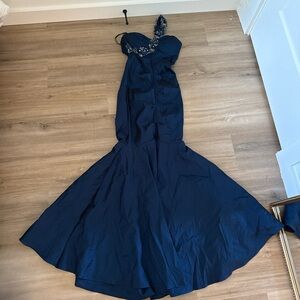 Elegant Navy Blue Evening Gown